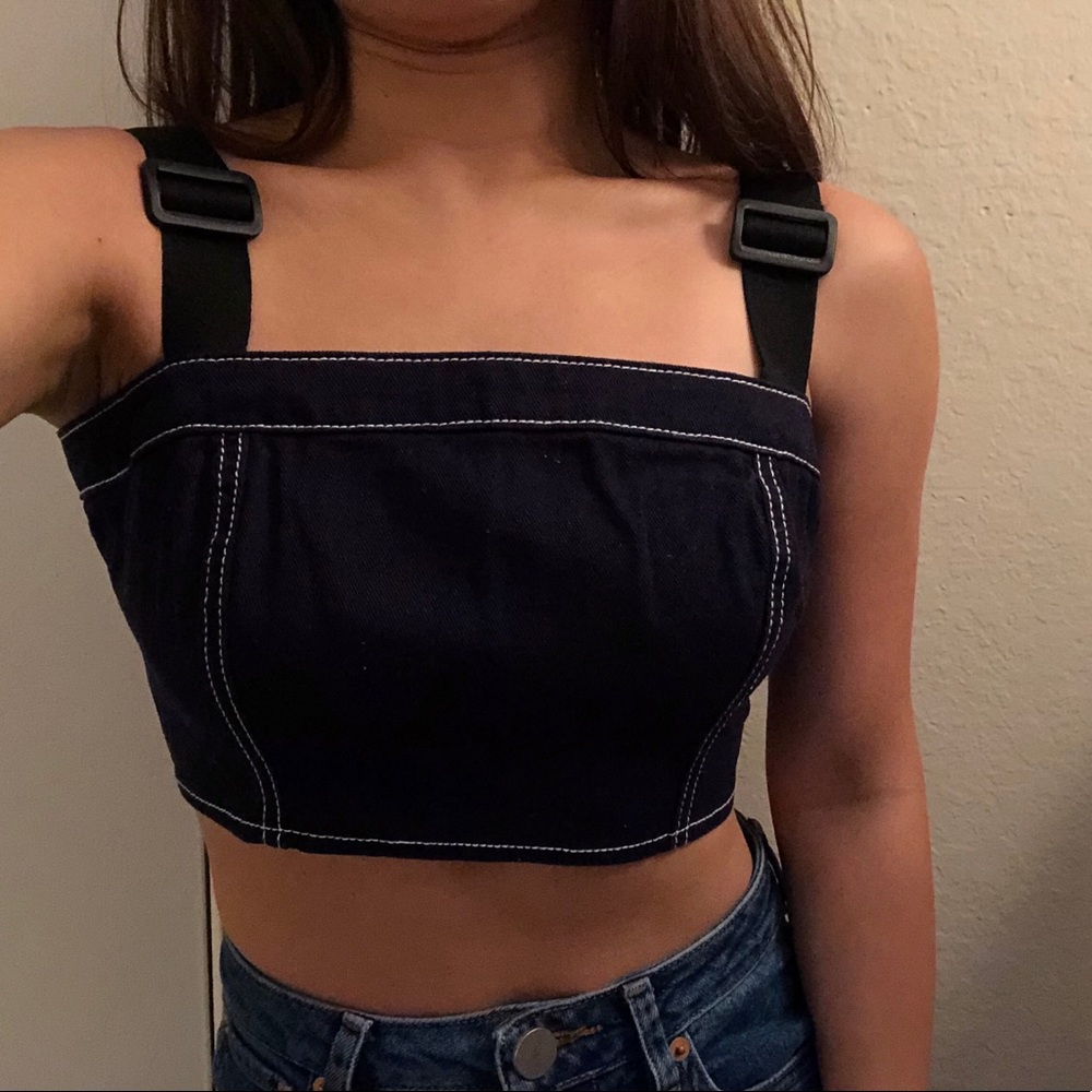 Contrast Piping Crop Top
